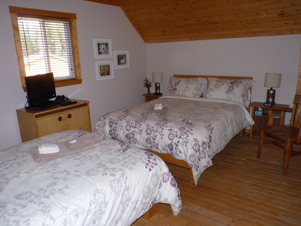 Gite De La Riviere Bed & Breakfast Chibougamau Exterior photo
