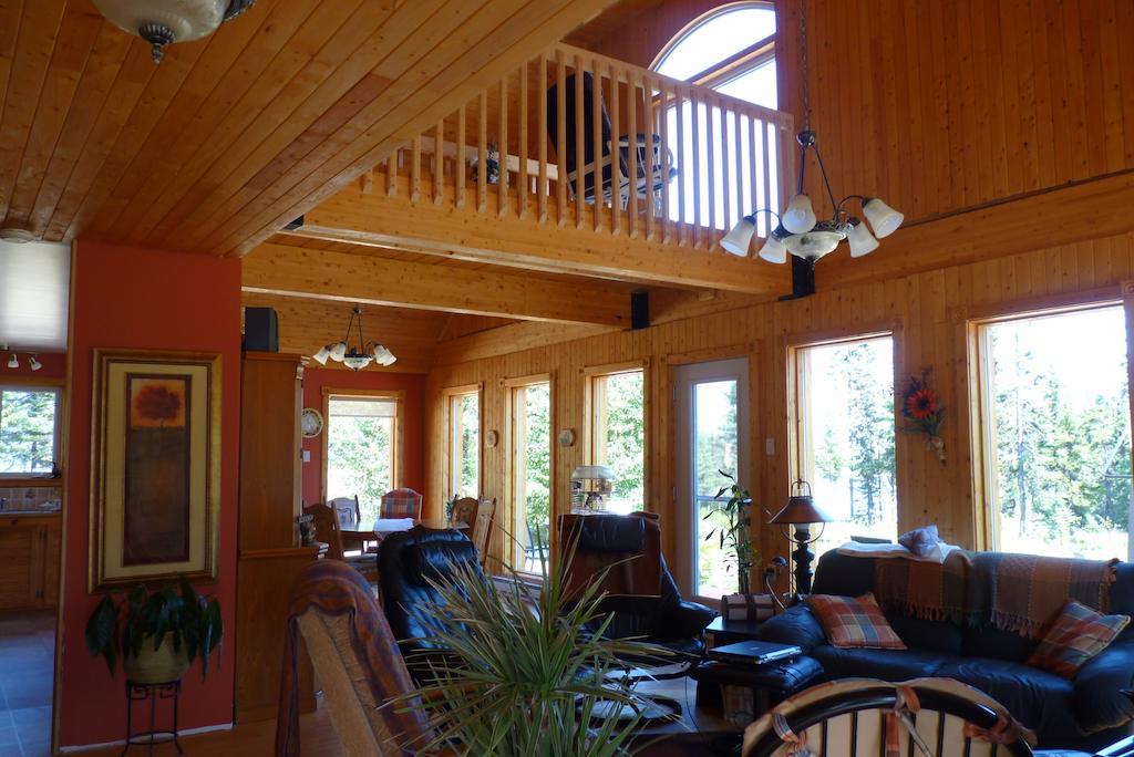 Gite De La Riviere Bed & Breakfast Chibougamau Exterior photo